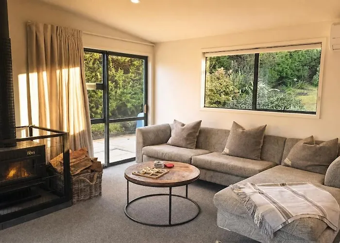 Mountain & Views, Rooftop Deck, Sleeps 4 - Family Near * Wanaka
