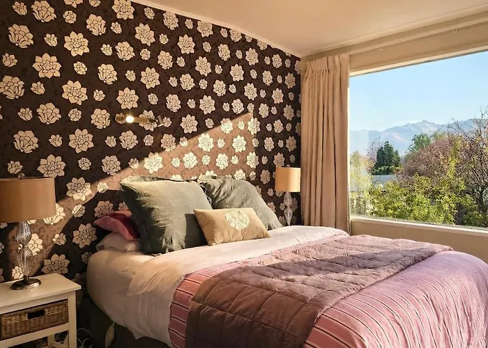 Mountain & Views, Rooftop Deck, Sleeps 4 - Family Near *