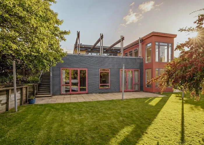 Mountain & Views, Rooftop Deck, Sleeps 4 - Family Near